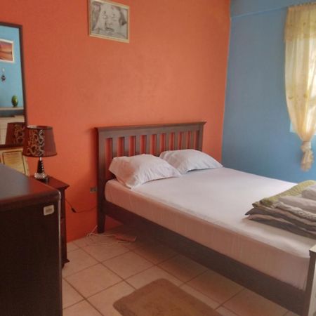 Danglez Bed & Breakfast Bataka Esterno foto